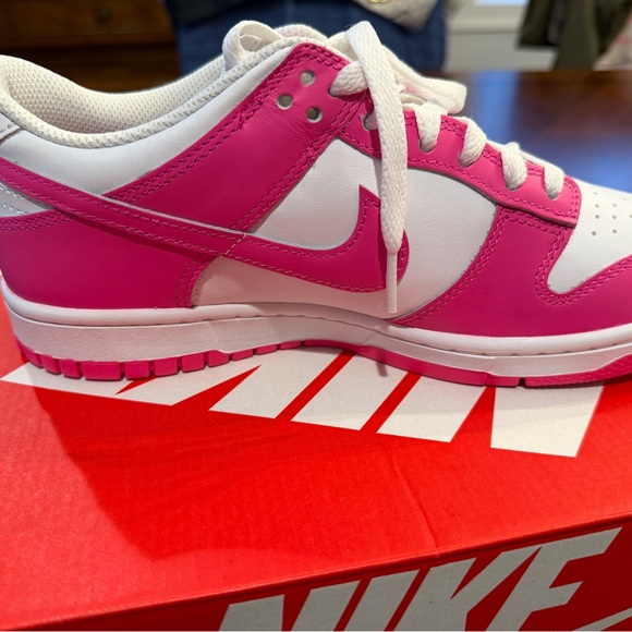 Nike Dunk Low 7Y/8.5W Sneakers in Pink and White - Picture 9 of 15